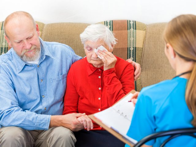 Helpful Tips for Persuading an Elderly Parent to Accept Home Care